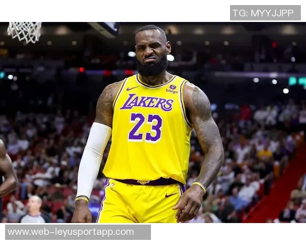 詹姆斯谈比赛失利：一度领先11分却因失误错失扩大优势机会